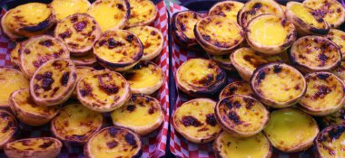 Pastel de nata ya da Pastel de Belem, tarçınlı bir Portekiz kremalı tart..