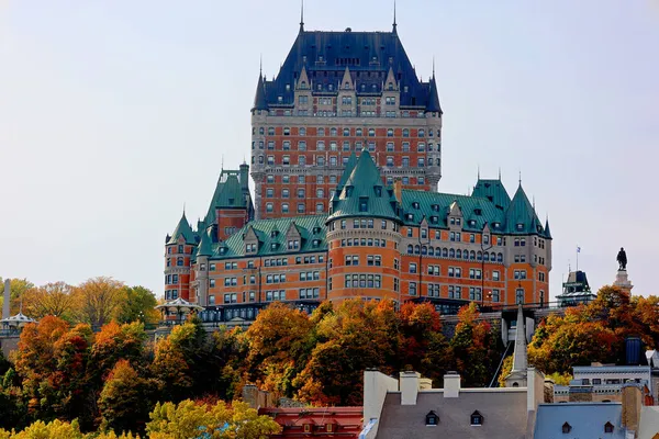 ケベックシティカナダ 2021年 シャトーフロンテナックは壮大なホテルです 1980年にカナダ国立歴史史跡に指定され 世界で最も写真に撮られたホテルとして一般的に認められている — ストック写真