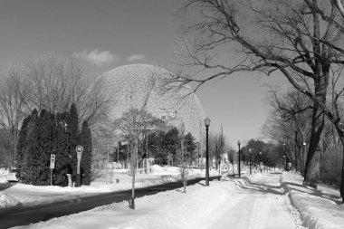 MONTREAL, CANADA - 01 26 2022: Biyosfer Montreal 'de çevreye adanmış bir müzedir. 1967 Dünya Fuarı için ABD 'nin eski pavyonunda bulunan Parc Jean-Drapeau, Expo 67.