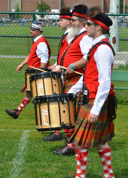 Montreal Canada Augaugust Black Watch Pipes Drums 북미에서 파이프 밴드로 — 스톡 사진