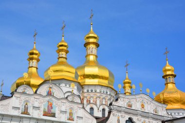 KYIV UKRAINE - 09 03: 17: Kiev Pechersk Lavra veya Kyiv Pechersk Lavra, Kiev Mağara Manastırı olarak da bilinir, Kiev 'deki bir bölgeye adını veren tarihi bir Ortodoks Hıristiyan manastırı.