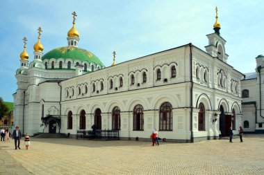 KYIV UKRAINE - 09 03: 17: Kiev Pechersk Lavra veya Kyiv Pechersk Lavra, Kiev Mağara Manastırı olarak da bilinir, Kiev 'deki bir bölgeye adını veren tarihi bir Ortodoks Hıristiyan manastırı.
