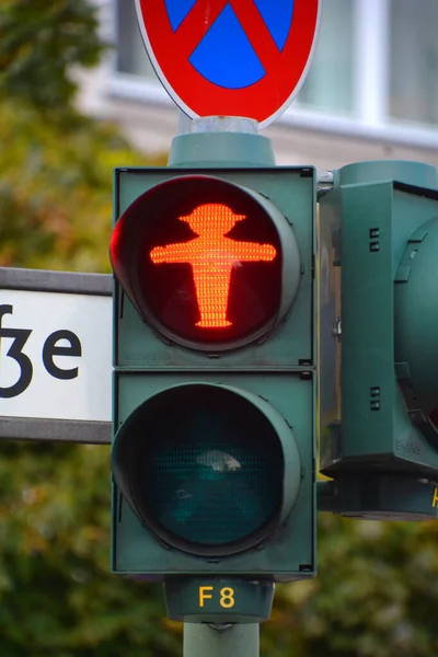 ベルリンドイツ 9月23日17 Ampelmannchenはほとんど交通信号男です旧ドイツ民主共和国 Gdr東ドイツの歩行者信号に示されているシンボル — ストック写真