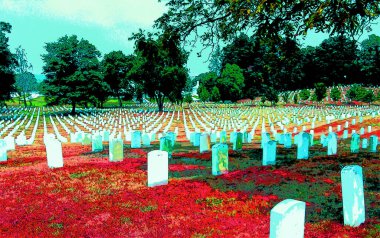 WASHINGTON DC USA - 18 08 1998: Arlington Ulusal Mezarlığı, Washington, D.C. 'den Potomac Nehri' nin karşısındaki Arlington County, Virginia 'da bulunan ABD askeri mezarlığıdır.