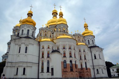 Kyiv, Ukrayna. Pechersk Lavra Manastırı ve Dniepr Nehri panoramik şehir manzarası