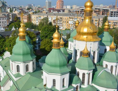 KYIV UKRAINE - 09 04 17: Kyiv 'deki Aziz Sophia Katedrali Kievan Rus' un bir mimari anıtıdır. Katedral, şehrin en bilinen simgelerinden biri ve Ukrayna 'nın ilk miras yeri..