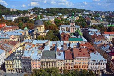 LVIV UKRAINE - 09 09: 17: Dominik kilisesi ve manastırının ayrıntıları ilk olarak Corpus Christi Katolik Kilisesi olarak inşa edildi ve bugün Kutsal Ayin 'in Yunan Katolik kilisesi olarak hizmet veriyor.