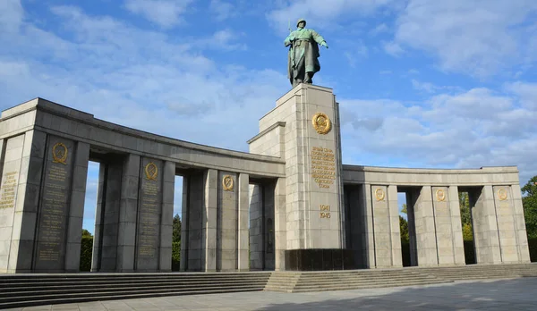Berlin Germany Soviet War Memorial Tiergarten War Memorials Commemorate War — Stockfoto