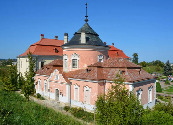Zolochiv Ukraine Zolochiv Castle Comprised Huge Rectangular Grand Palace Smaller — Fotografia de Stock