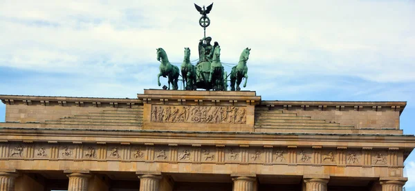 Berlín Německo Braniborská Brána Neoklasicistní Památkou Století Berlíně Postavenou Příkaz — Stock fotografie