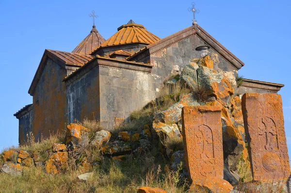 Sevan Armenia 2019 Sevanavank Complexo Monástico Localizado Uma Península Costa — Fotografia de Stock