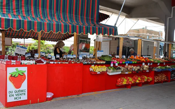 Montreal Quebec Canada 2021 Fruits Stand Atwater Market Market Hall — Foto Stock