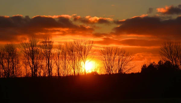 Günbatımı sonbahar manzaralı doğu kasabaları, Bromont, Quebec vilayeti, Kanada