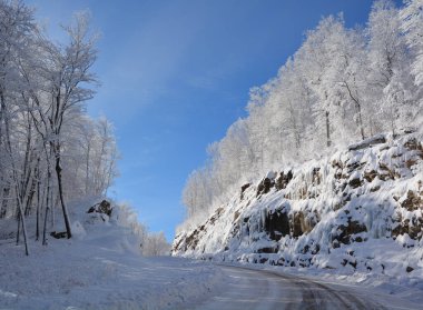 Kar fırtınasından sonra kış manzarası, doğu kasabası, Quebec, Kanada