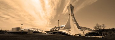 Montreal, Kanada 05: 07 2020. Montreal Olimpiyat Stadyumu Kulesi. Dünyanın en yüksek eğimli kulesi. Olimpiyat turu 175 metre uzunluğunda ve 45 derecelik açıyla yapılıyor.