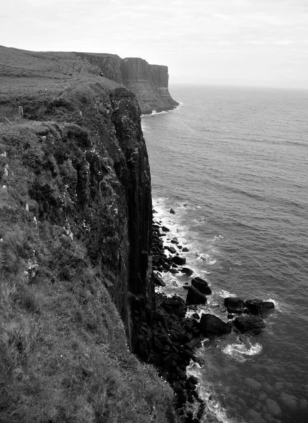 Black White Photo Rocky Cliff Rock Cloudy Sky — Stok fotoğraf