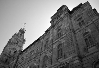 QUEBEC CITY CANADA 08: 20 2020: Quebec Ulusal Meclisi 'nin ayrıntıları, Kanada' nın Quebec eyaletinin diğer Westminster eyaletlerininkine benzer bir şekilde faaliyet gösteren yasama organı.