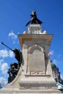 QUEBEC CITY CANADA 08: 23: 20: Samuel de Champlain heykelinin ayrıntıları 