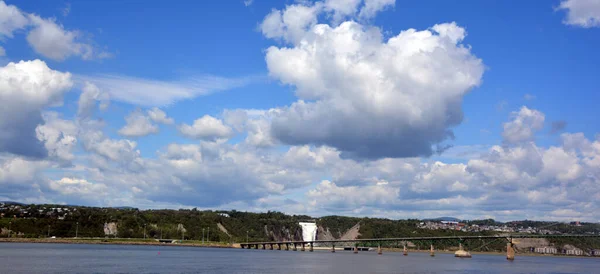 Quebec Canada 2020 Ile Orlean Bridge Montmorency Falls Large Waterfall — Stockfoto