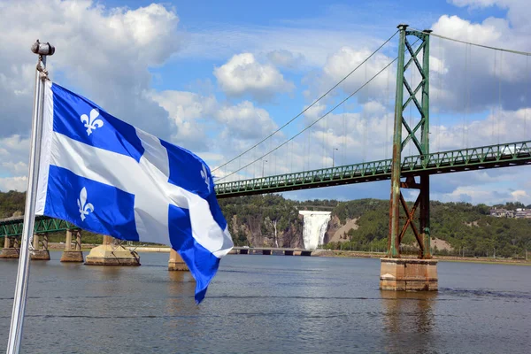 National Flag Province Quebec Canada Flagpole Front Blue Sky — Stockfoto