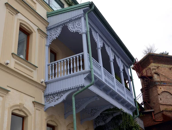 Beautiful White Balcony Old Wooden House Courtyard — Stock fotografie