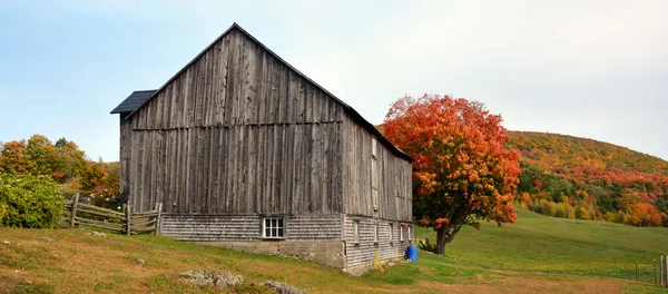 Scenic Autumn Landscape Wooden Barn — Foto de Stock