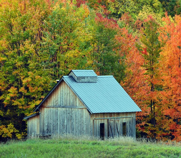 Wooden Barn Beautiful Autumn Landscape — Stock Fotó