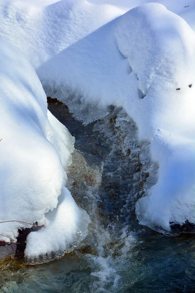 Río Congelado Invierno — Foto de Stock