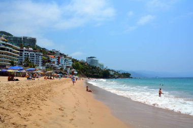 Puerto Vallarta Meksika 11 Mayıs 2016: Puerto Vallarta popüler bir turist beldesi. Güzel plajlar ve Kuzey Pasifik Okyanusu 'nun temiz ılık suları yüzücüler için bütün yıl çekicidir.