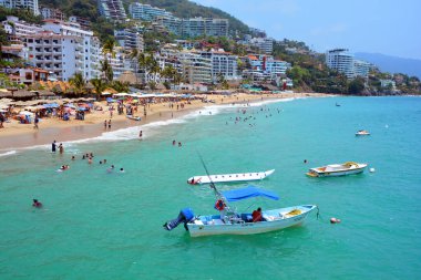 Puerto Vallarta Meksika 11 Mayıs 2016: Puerto Vallarta popüler bir turist beldesi. Güzel plajlar ve Kuzey Pasifik Okyanusu 'nun temiz ılık suları yüzücüler için bütün yıl çekicidir.