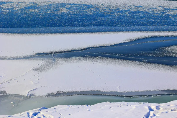 Scenic Landscape Frozen River Sunny Winter Day — Stockfoto