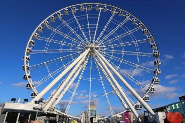 MONTREAL CANADA - 02: 15: 22 La Grande Roue de Montreal Kanada 'nın en uzun dönme dolap size şehri ve çevresini 60 metre havadan görme imkanı verir.