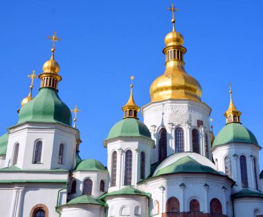 KIEV UKRAINE 09 04 04 17: Kiev 'deki Aziz Sophia Katedrali, Kievan Rus mimarisinin bir anıtıdır. Katedral, şehrin en bilinen simgelerinden biri ve Ukrayna 'nın ilk miras yeri..