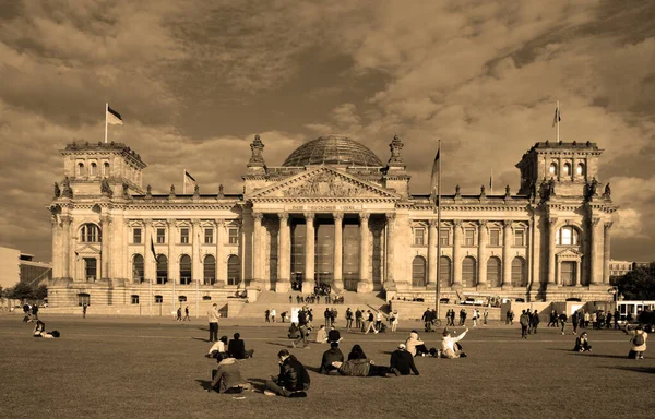 柏林德意志帝国议会 Reichstag Officially Deutscher Bundestag Plenary Arbereich Reichstagsgebaude 是柏林的一座历史性建筑 是德意志帝国帝国国会的所在地 — 图库照片