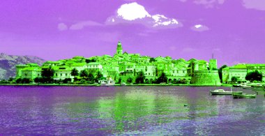SPLIT, CROATIA 06 10 1999: Hırvatistan 'ın liman ve Split kentinin panoraması ve arkaplandaki açık mavi gökyüzü renk lekeli pop-art arkaplan ikonu