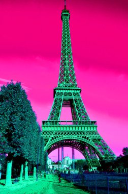 PARIS, FRANCE - 10: 12 2013: Eiffel Kulesi (Tur Eyfel) Sanat Nouveau stilinde demirden yapılmış Pop Art Eiffel Kulesi