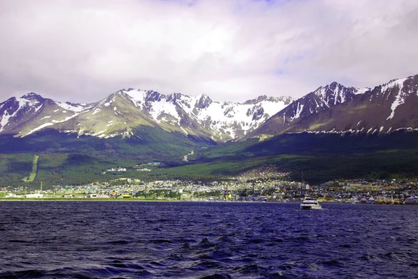 Beautiful Snow Capped Mountains Canada — Stockfoto