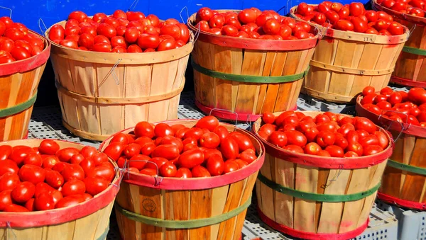 Red Tomatoes Wooden Baskets —  Fotos de Stock