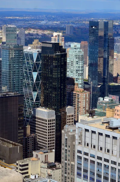 NEW YORK USA OCTOBER 27: Midtown Manhattan ya da Midtown, Manhattan 'ın orta ve orta kesiminin merkezini temsil etmektedir.