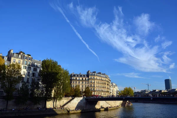 Paris France 2019 Bridges Paris Seine River Less Bridges Span — Zdjęcie stockowe