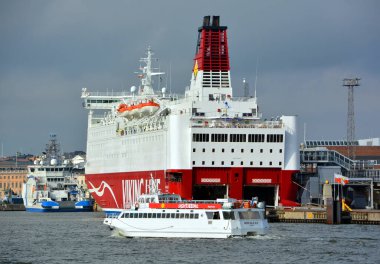 Helsinki Finlandiya 25 Eylül 2015: Viking Hattı Finlandiya, Aland Adaları, İsveç ve Estonya arasında feribot ve gemi seferleri filosu işleten bir Finlandiya gemicilik şirketidir..