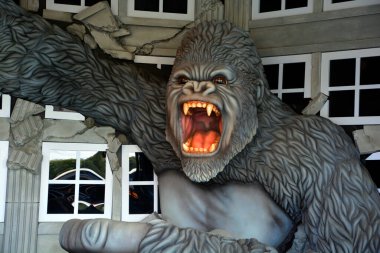 Myrtle Beach South Carolina 29 Haziran 2016: Hollywood Wax Museum Entertainment Center 'daki Empire State binasında dev King Kong