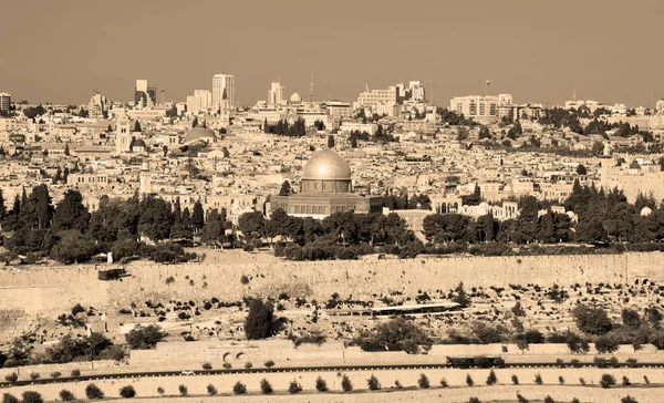 이스라엘 예루살렘 감람산 예루살렘 시가지와 아크사 사원으로 보이는 이스라엘 — 스톡 사진