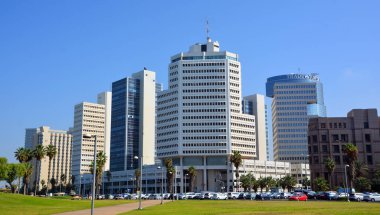 TEL AVIV ISRAEL 04 11 16: Tel Aviv-Yafo İsrail 'in büyük bir şehridir. İsrail 'in finans merkezi ve teknoloji merkezi olarak bilinir. Tel Aviv, İsrail 'in Gush Dan bölgesindeki en büyük şehirdir.