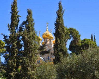JERUSALEM ISRAEL 25 11 16: Kilisenin Altın Kubbeleri Mary Magdalene 'e adanmıştır. Mark 'ın İncili' nin 16. bölümüne göre, Magdalalı Meryem İsa 'yı ölümünden sonra gören ilk kişiydi.