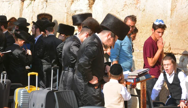Jerusalem Israel Jewish Hasidic Men Pray Western Wall Wailing Wall — Foto de Stock
