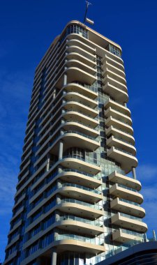 TEL AVIV ISRAEL 28 10 16: White City, Alman Yahudi mimarlar tarafından 1930 'larda Tel Aviv' de Bauhaus veya International Style 'ın benzersiz bir biçimi olarak inşa edilen 4000' den fazla binadan oluşan bir koleksiyona atıfta bulunmuştur.
