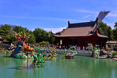 Montreal CANADA 08 03 2022: Montreal 'in botanik bahçesinin Çin bahçesi koleksiyonlarının büyüklüğü nedeniyle dünyadaki en önemli botanik bahçelerinden biri olarak kabul edilmektedir.