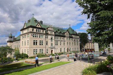 QUEBEC CITY QUEBEC CANADA 08 28 2022: The City of Quebec City. Açılışı 15 Eylül 1896 'da, New France' ın ilk büyük binasının bulunduğu yerde yapılmıştır. 