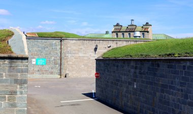 QUEBEC CANADA 08 28 2022: Quebec hisarı ve İbrahim Ovası (Fransızca: Plaines d 'Abraham) Quebec City' deki Battlefield Parkı içinde tarihi bir alan.